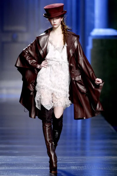 Look 1